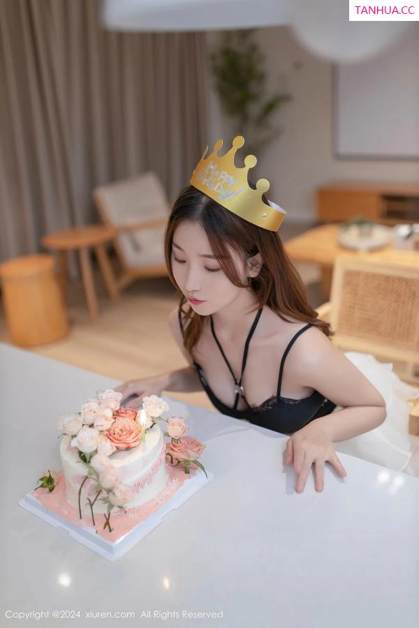   [XiuRen]高清写真图 2024.04.16 No.8398 杏子Yada 黑丝美腿第9张图片